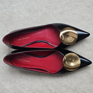 Tory Burch Patos Point Toe Black Flat Patent Leather Gold Medal, Womens Size 7 M